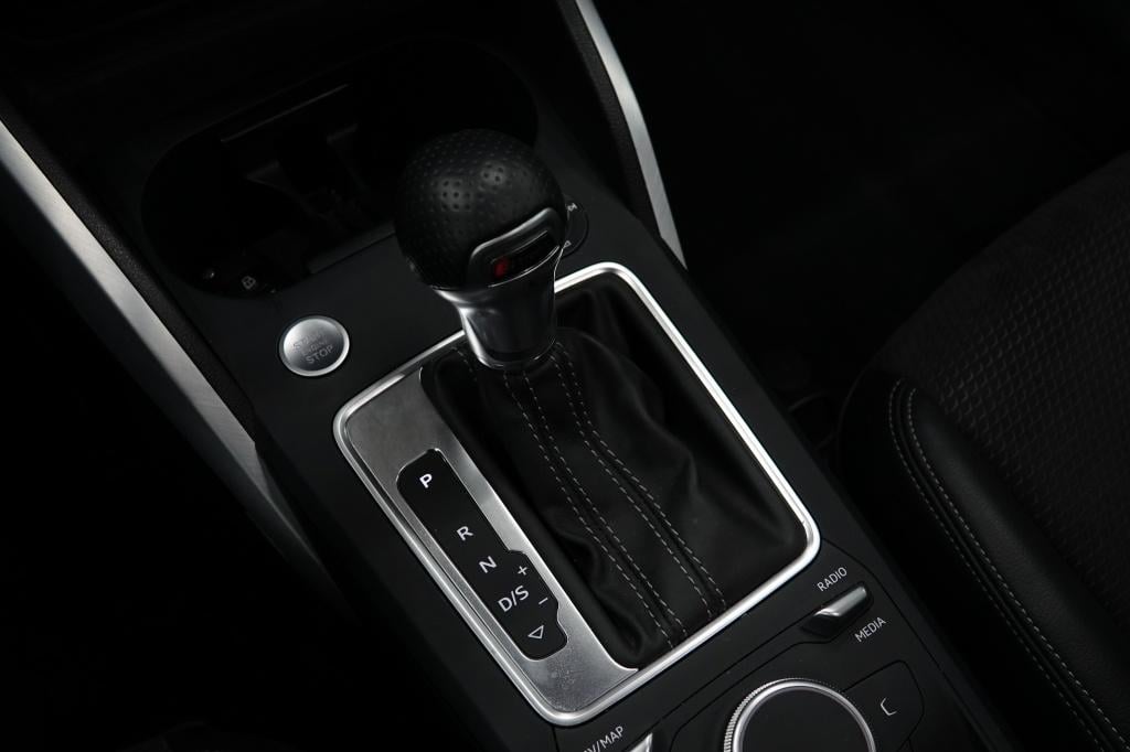 Audi Q2 40 tfsi | s line | pano | pdc | cruise |