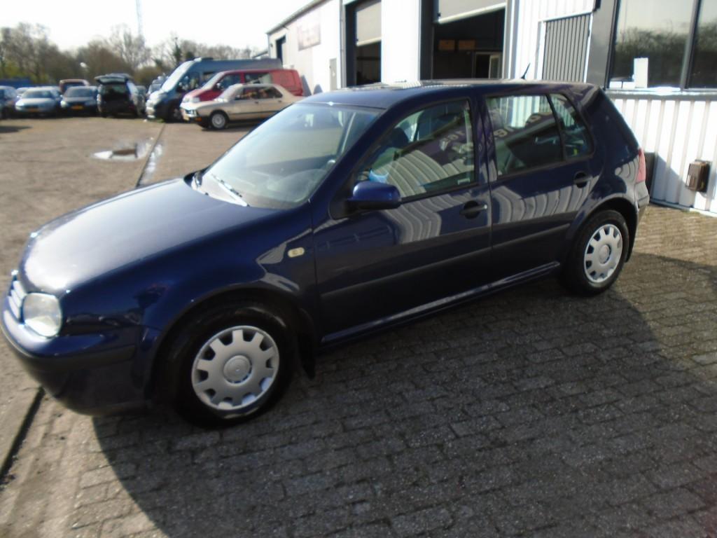 Volkswagen Golf 1.6 trendline
