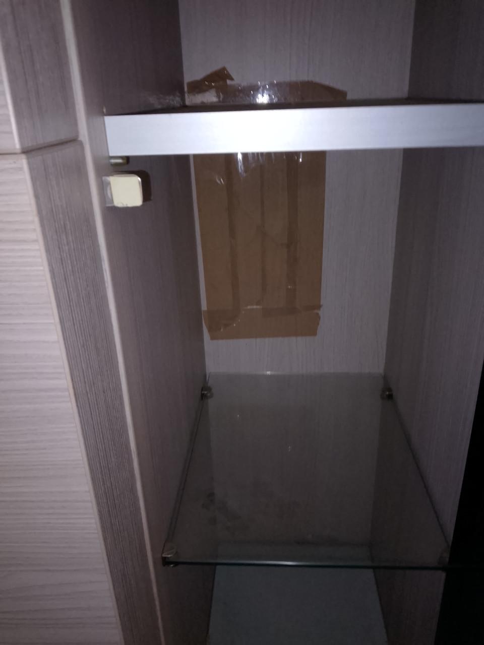 Gratis tv meubel en bijhorende kast