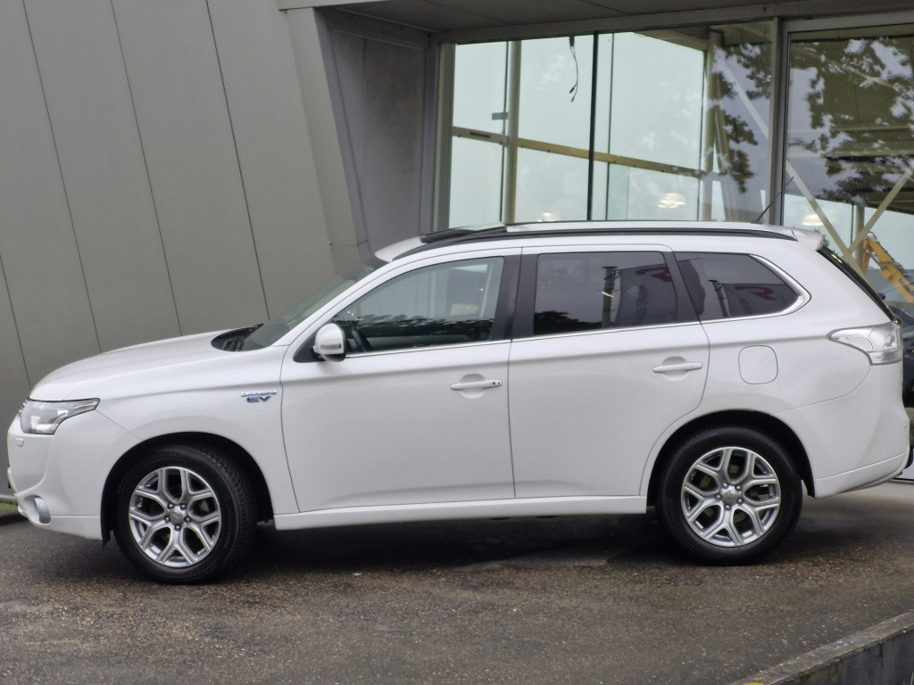 Mitsubishi Outlander 2.0 phev instyle+
