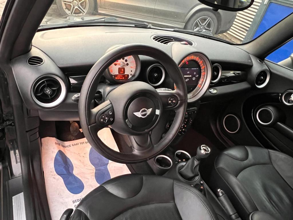 Mini Cooper mini 1.6 10 years ii, navigatie, leer, lm velgen enz...