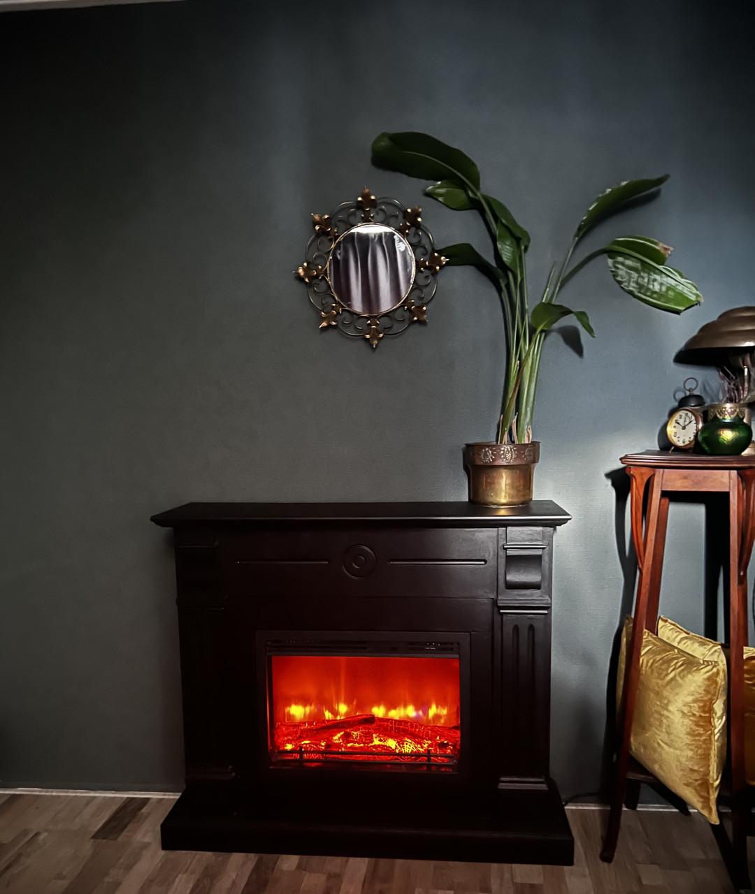 Electrische sfeerhaard met ombouw