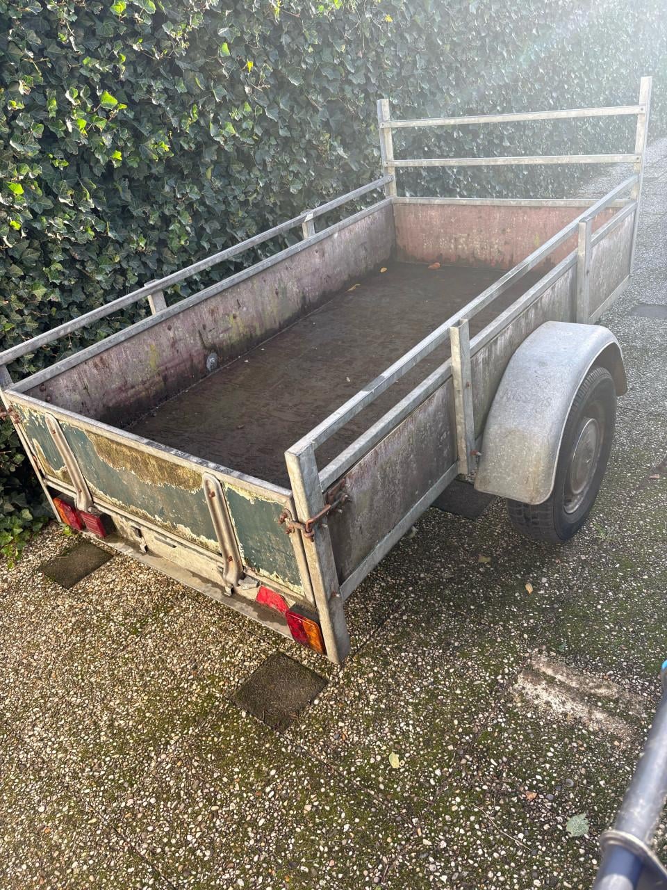 Aanhanger/aanhangwagen 200x130
