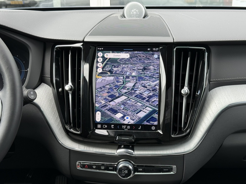 Volvo XC60 t8 455pk recharge ultra dark| full options ! luchtvering b&w sou