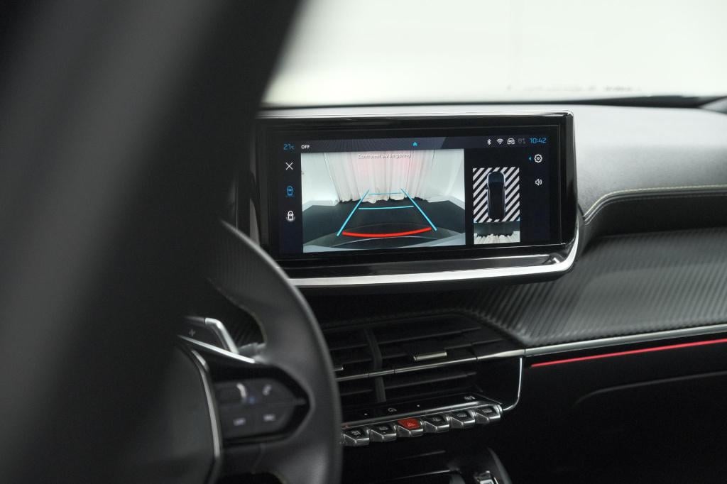Peugeot 2008 1.2 hybrid 145 gt | camera | apple carplay | parkeersensoren