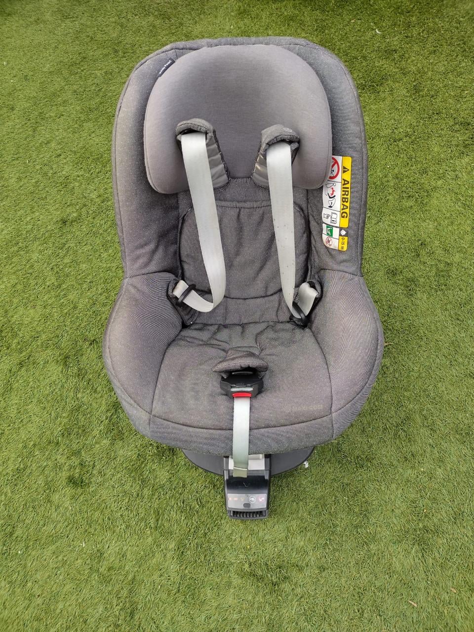 Maxi cosi 2wayfix onderstel + Maxi cosi 2way pearl autostoel