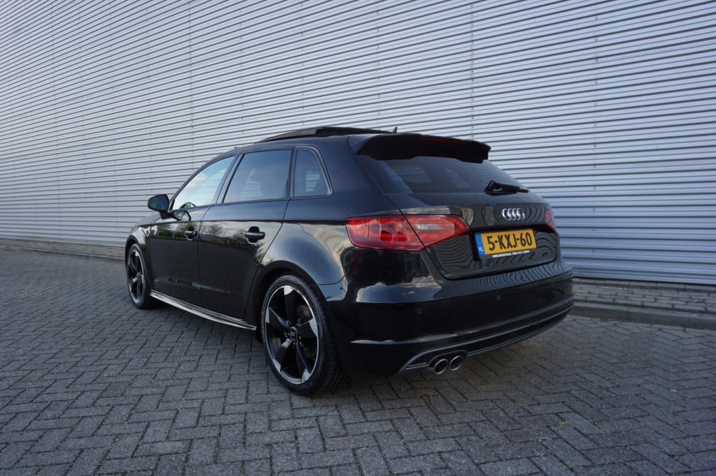 Audi A3 sportback 1.4 tfsi ambition pro line s airco / navi / cruise / pano