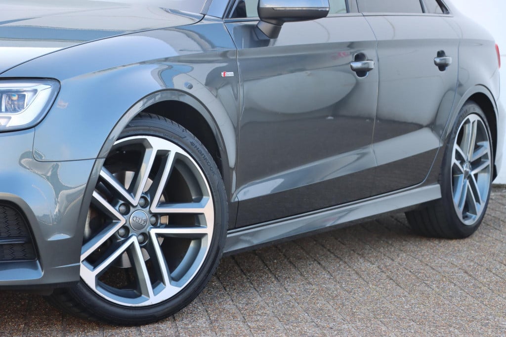 Audi A3 limousine 35 tfsi cod advance sport s-line 150pk s-tronic
