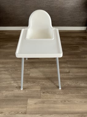 Witte IKEA kinderstoel
