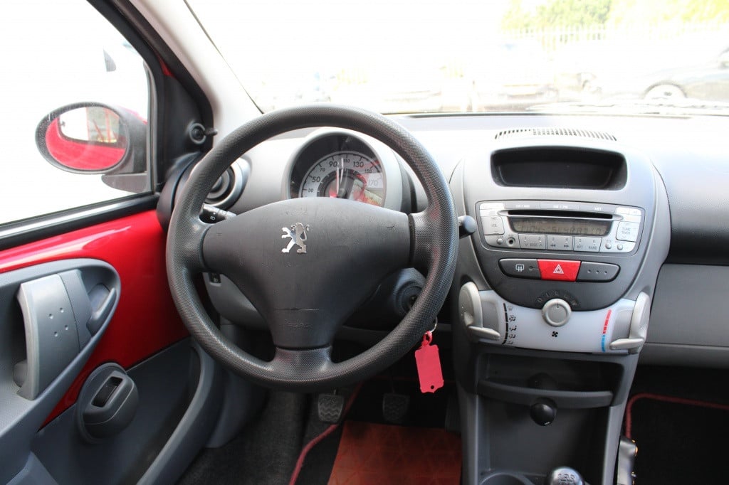 Peugeot 107 1.0-12v xs