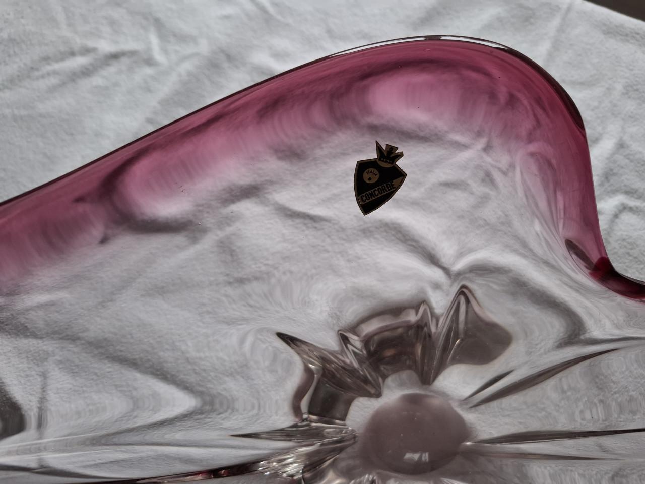 Verzameling oud glaswerk jaren 50 en 2 koppen hazewindhonden