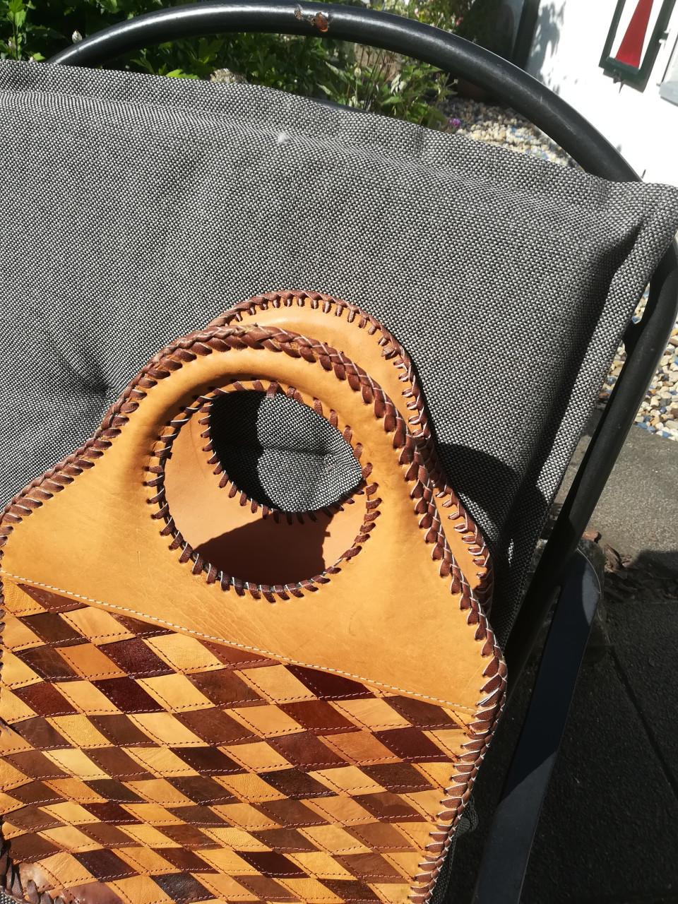 Vintage Hand made lederen tas.............