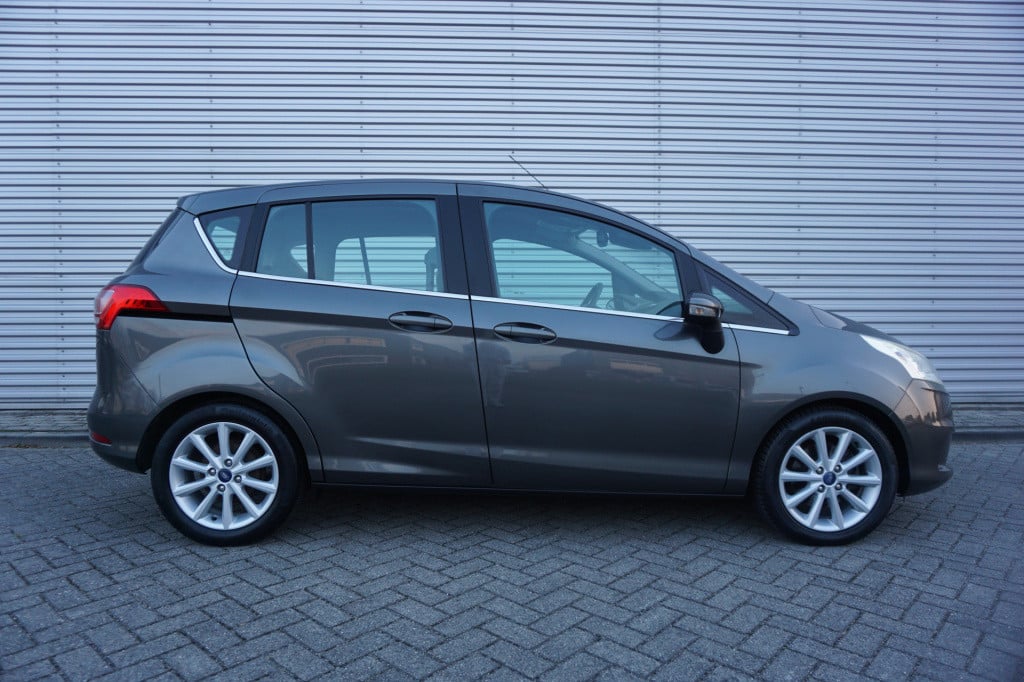 Ford B-max 1.0 ecoboost titanium airco / navi / cruise / camera / parkeers.