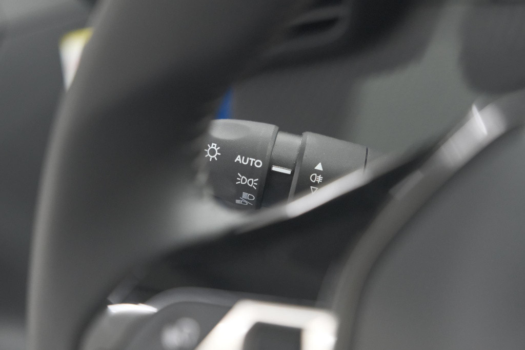 Peugeot 208 puretech 100 allure | stoelverwarming | adaptieve cruise contro