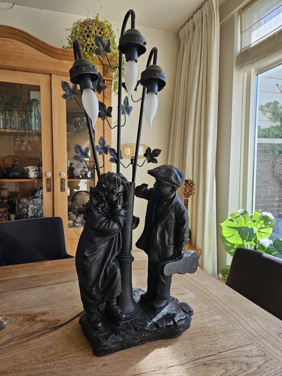 Prachtige Tafellamp 'De Jonge Geliefden' Moreau, Art Nouveau