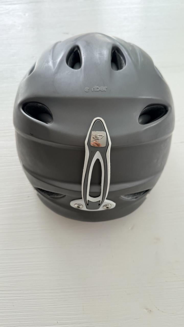 Grijze dames ski helm