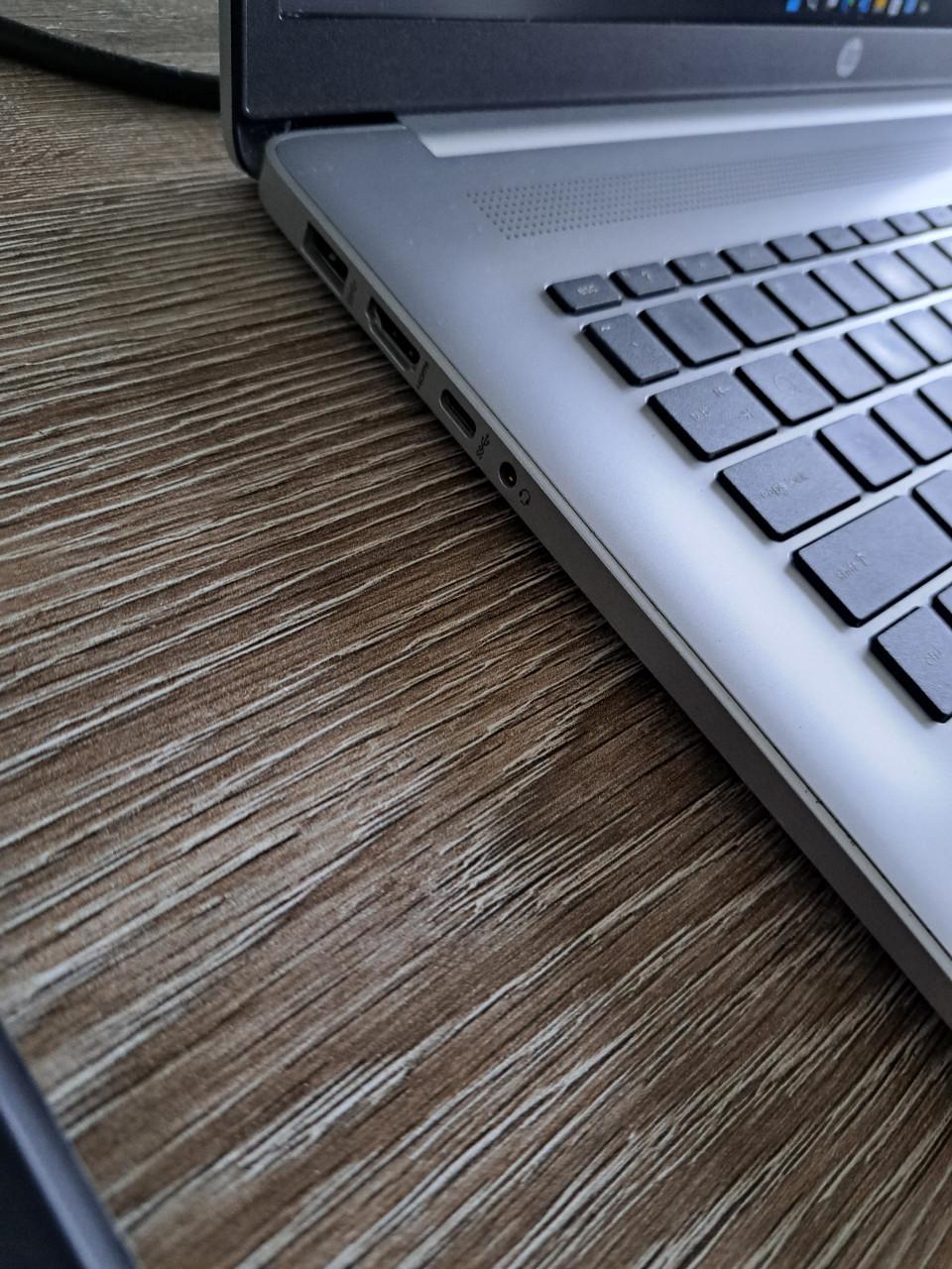 HP 17,3 inch Full HD laptop Ryzen 5-7250u