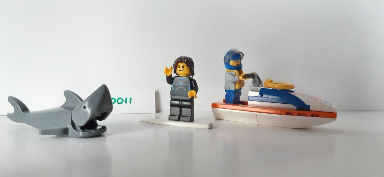 Lego 60011: surfer redding