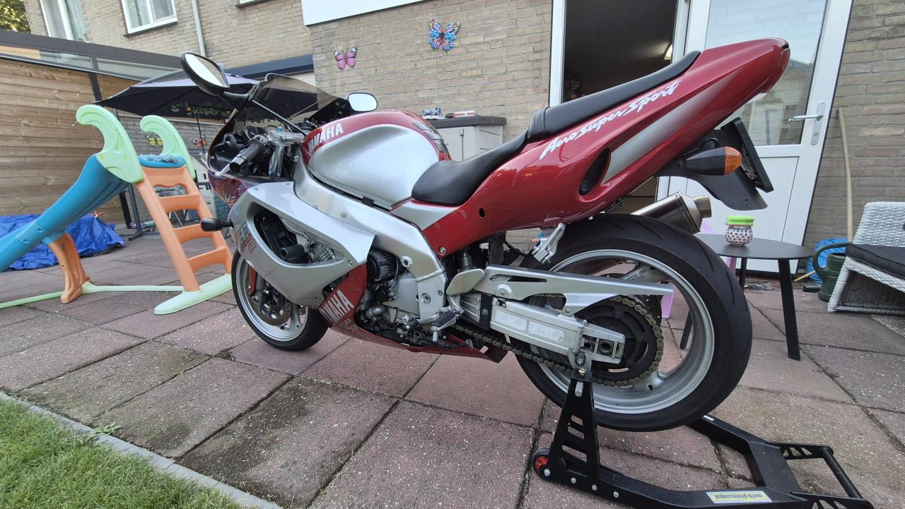 Yamaha yzf1000r