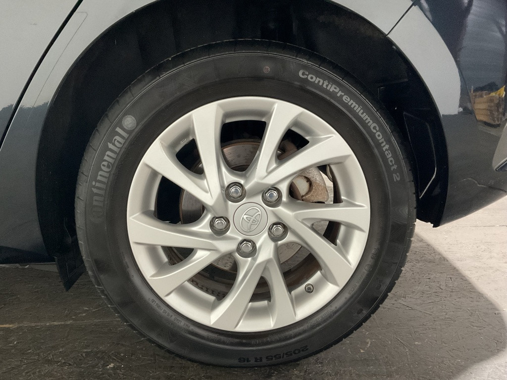 Toyota Auris 1.8 hybrid dynamic go