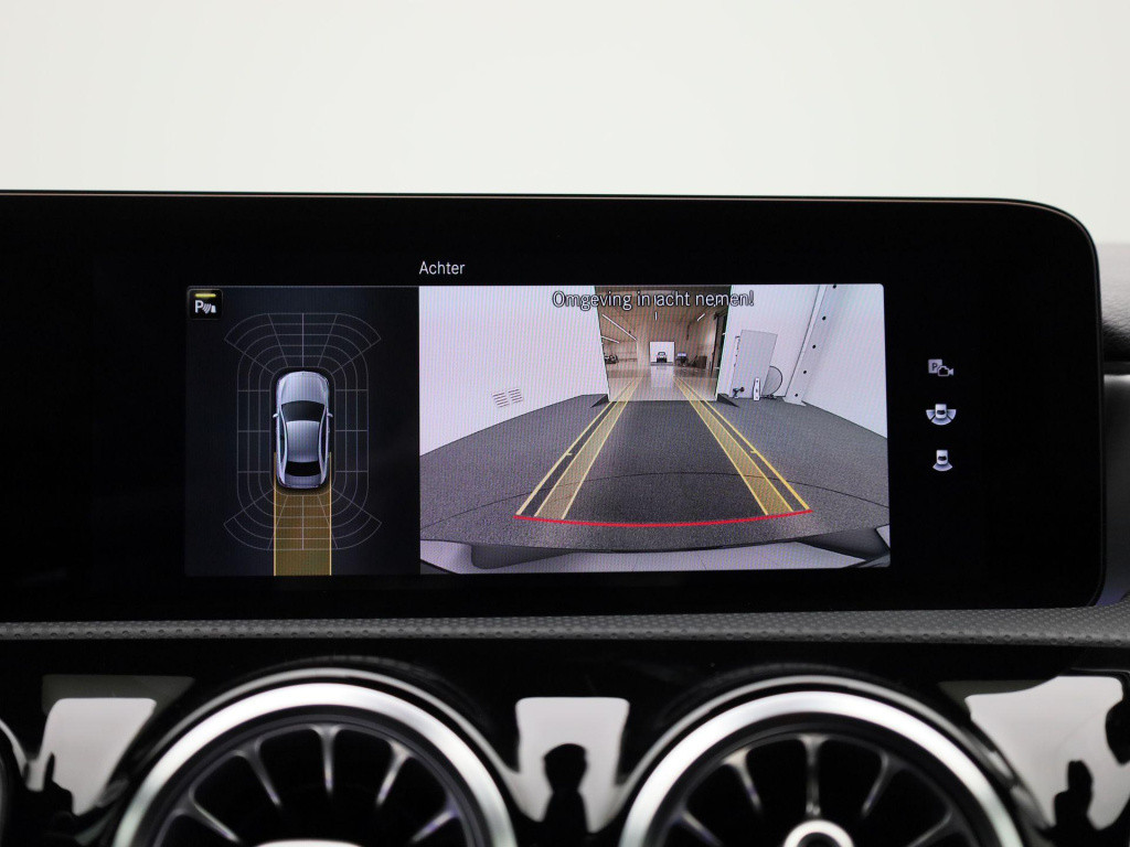 Mercedes-Benz A-Klasse 200 business solution amg | automaat | navigatie | a