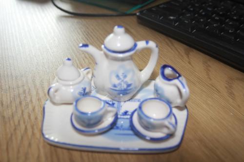 Mini theeserviesje vh poppenhuisje