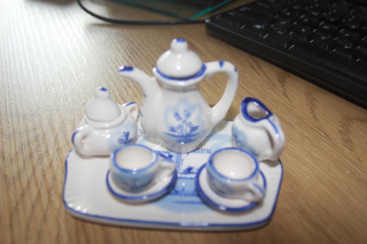 Mini theeserviesje vh poppenhuisje