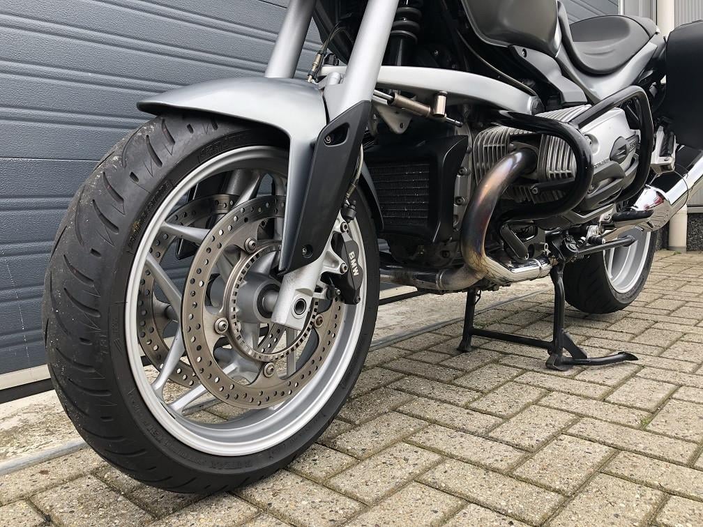 Mooie BMW R1200R uit 2007 met ABS, kofferset, valbeugel etc, rijklaar €4250