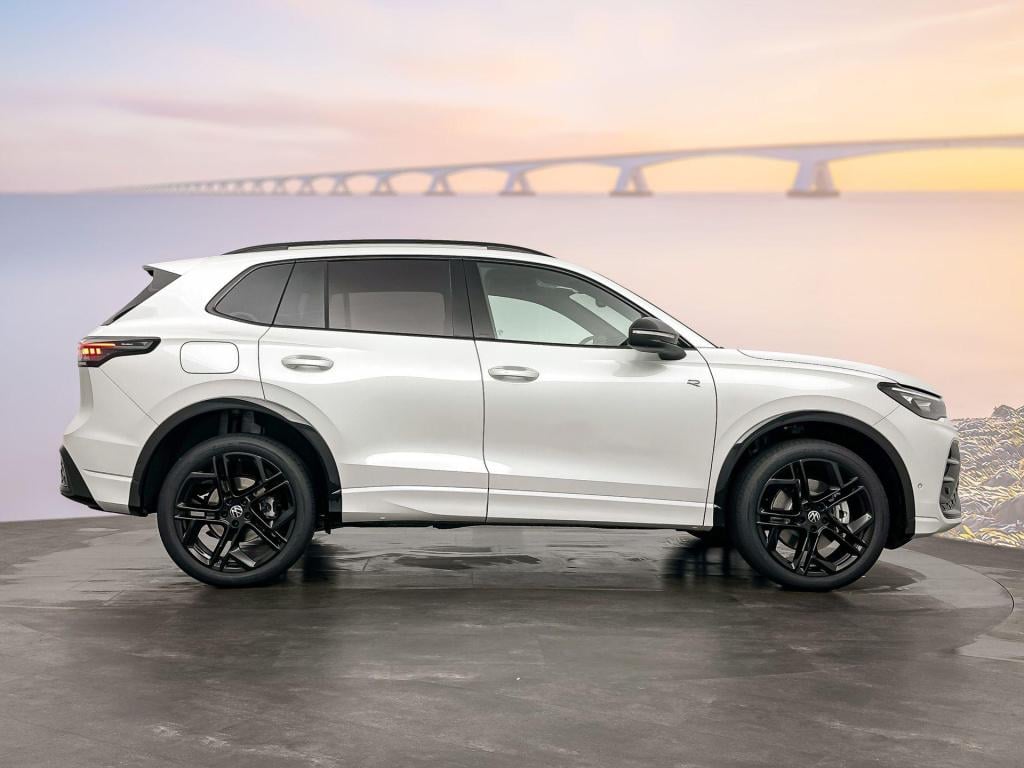 Volkswagen Tiguan r-line edition plug in hybride 204 pk black style pakket