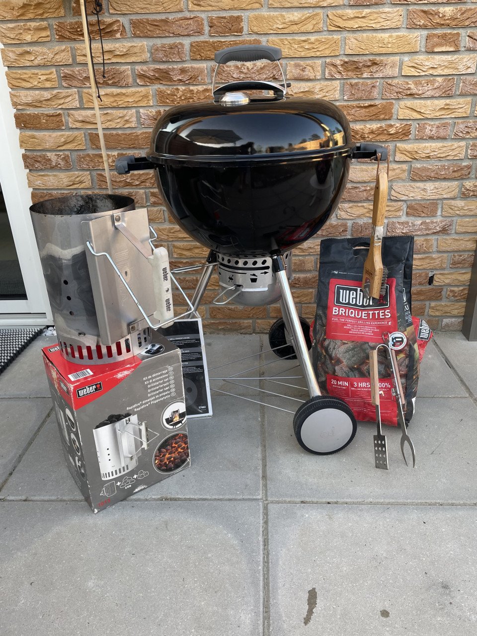 Weber master touch bbq, met Weber brikettenstarter set