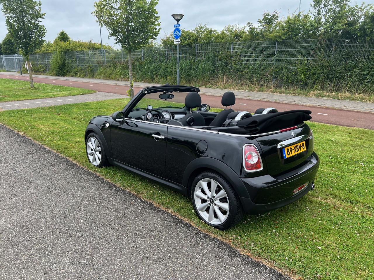 Prachtige Mini Cabriolet uit 2012 met slechts 114.000 km