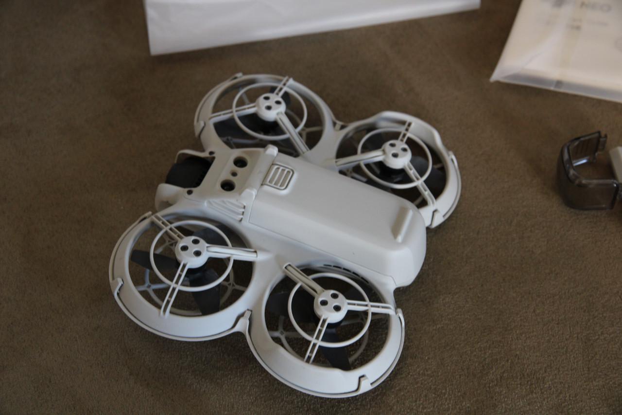 DJI Neo drone