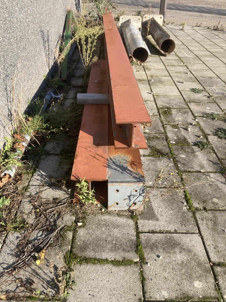 Ijzeren balken en staanders