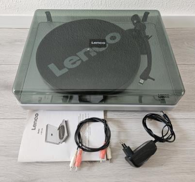 Lenco L101 platenspeler.