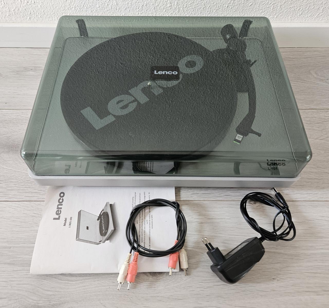 Lenco L101 platenspeler.