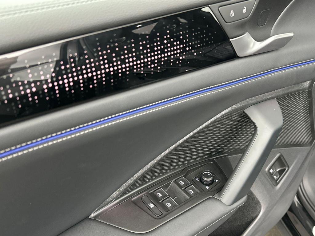 Volkswagen Tiguan r-line edition plug in hybride 204 pk black style pakket