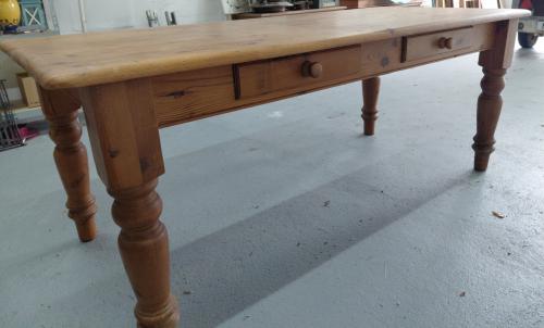 Massief houten tafel