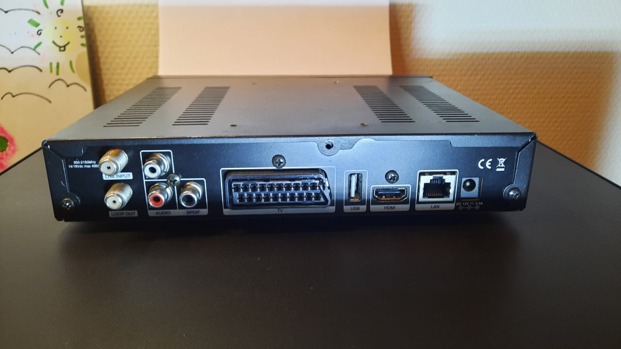 Satellietschotel + decoder