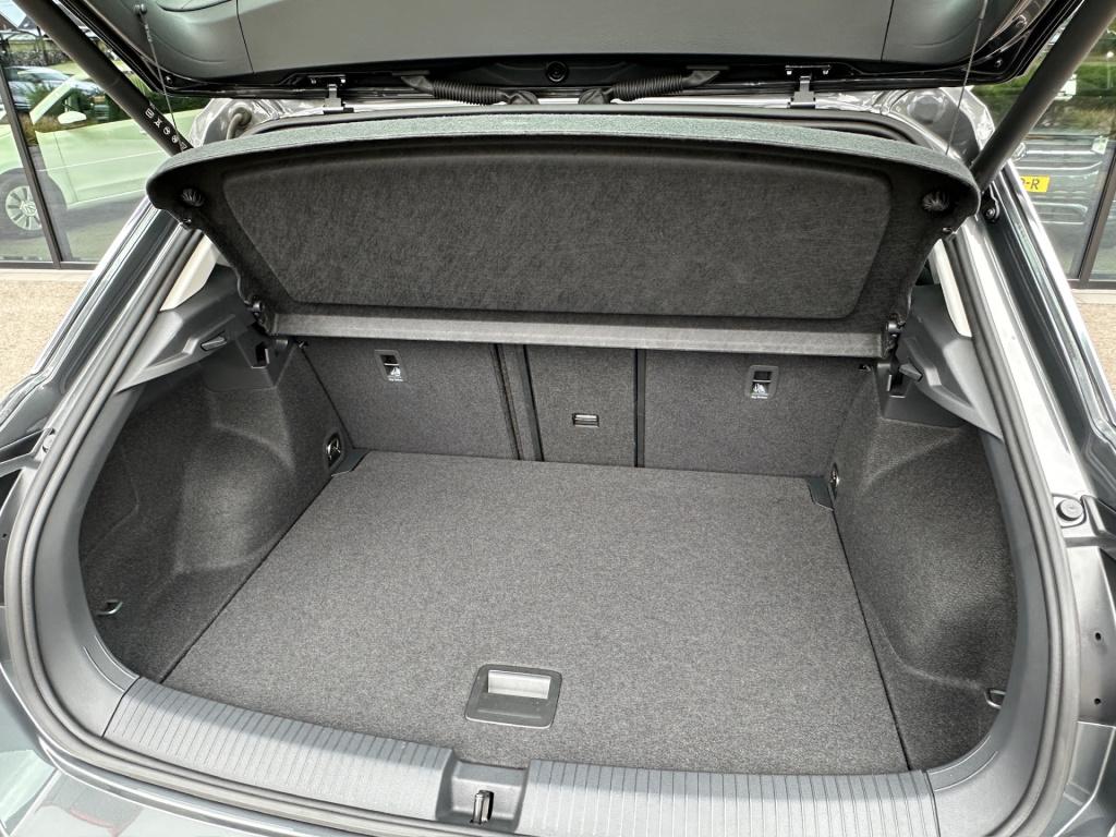 Volkswagen T-roc 1.5 tsi 150pk dsg style | dode hoek | camera | keyless | e