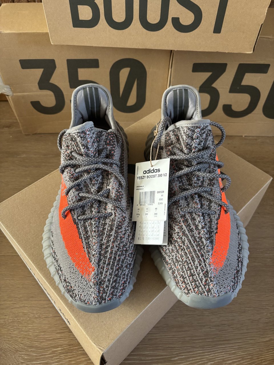 YEEZY 350 V2 Beluga Reflective maat 46