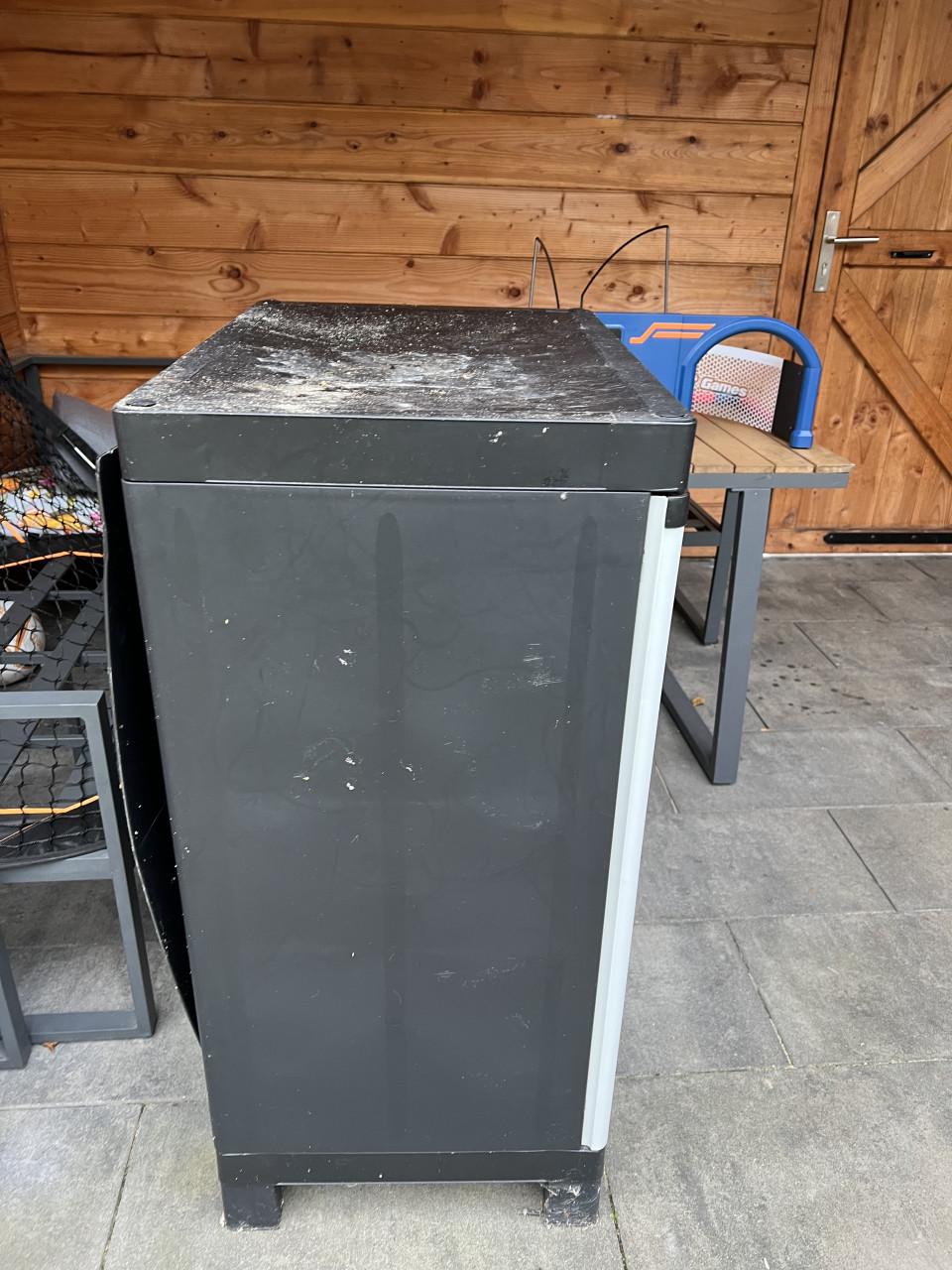 Gratis (tuin/ schuur) op bergkast
