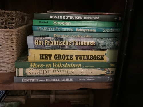 Verschillende tuinboeken