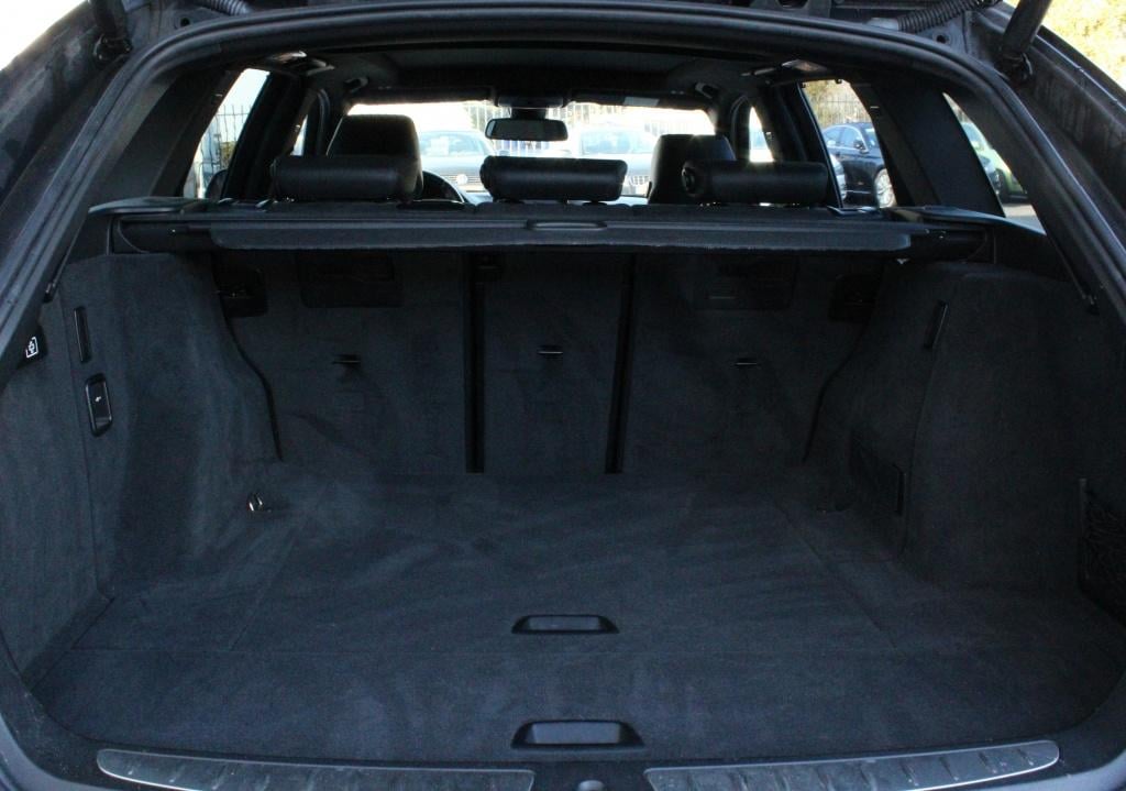 BMW 3-serie touring 328i high executive full options