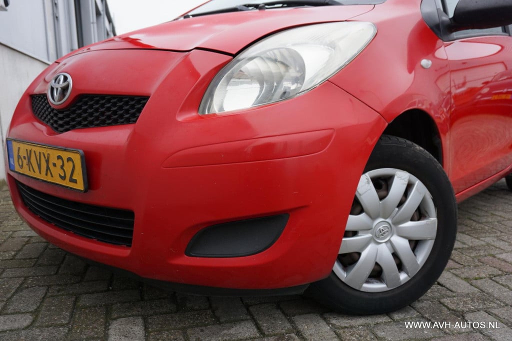 Toyota Yaris 1.0 vvti acces