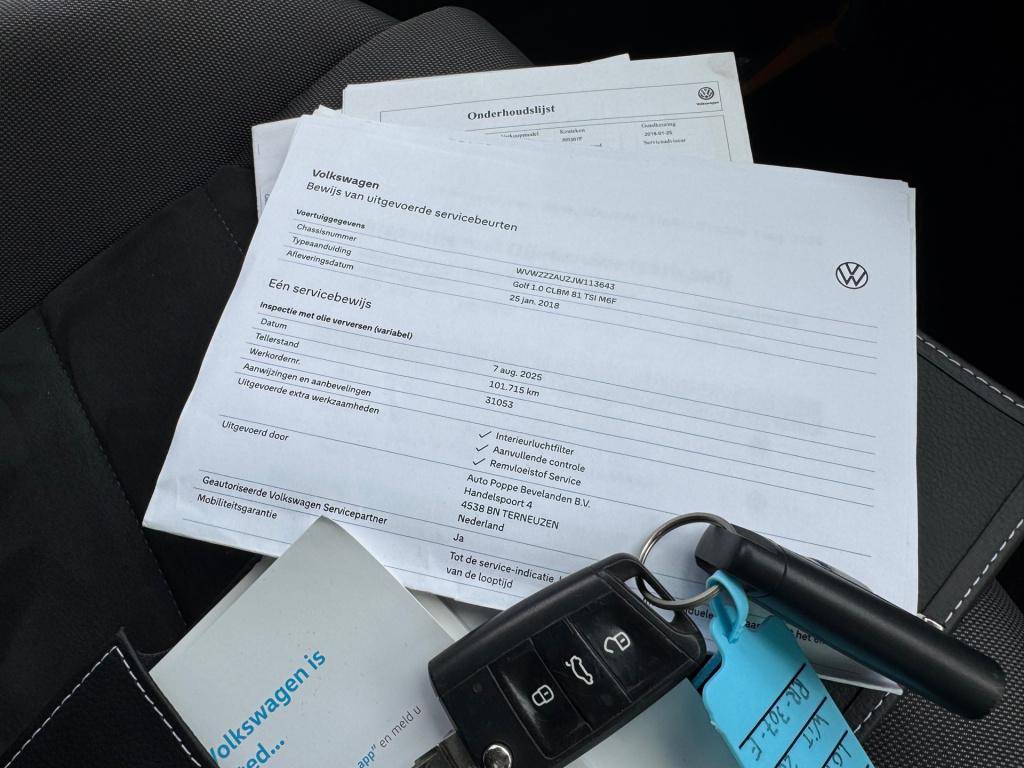 Volkswagen Golf 1.0 tsi * massage stoel * camera * carplay * stoelverwarmin