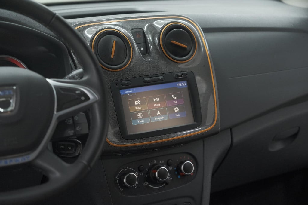 Dacia Sandero Stepway tce 90 sl | camera | navigatie | parkeersensoren | cr