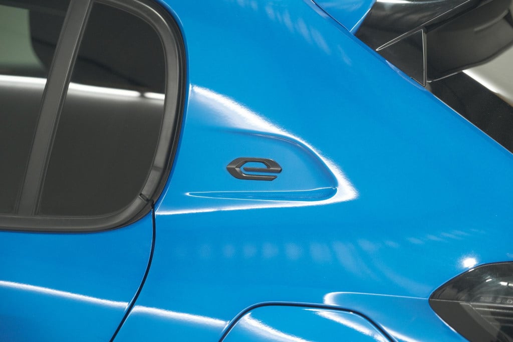 Peugeot 208 ev active pack 50 kwh | parkeersensoren | apple carplay | clima