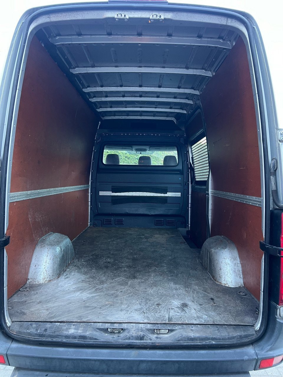 Volkswagen Crafter 28 2.5 TDI L2H2- 212.140Km