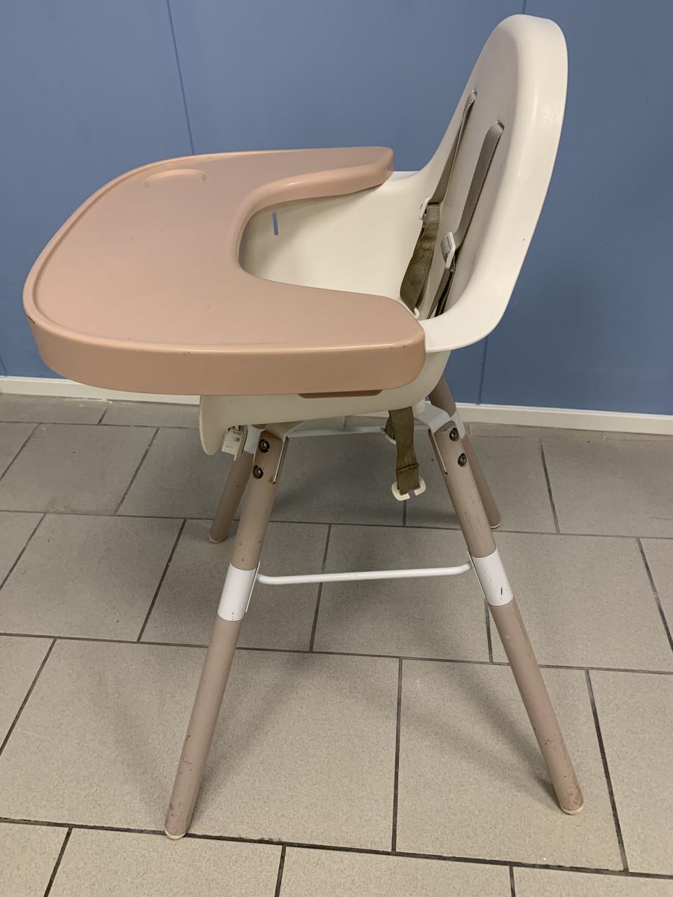 Chairwood kinderstoel met afneembaar blad en gordel