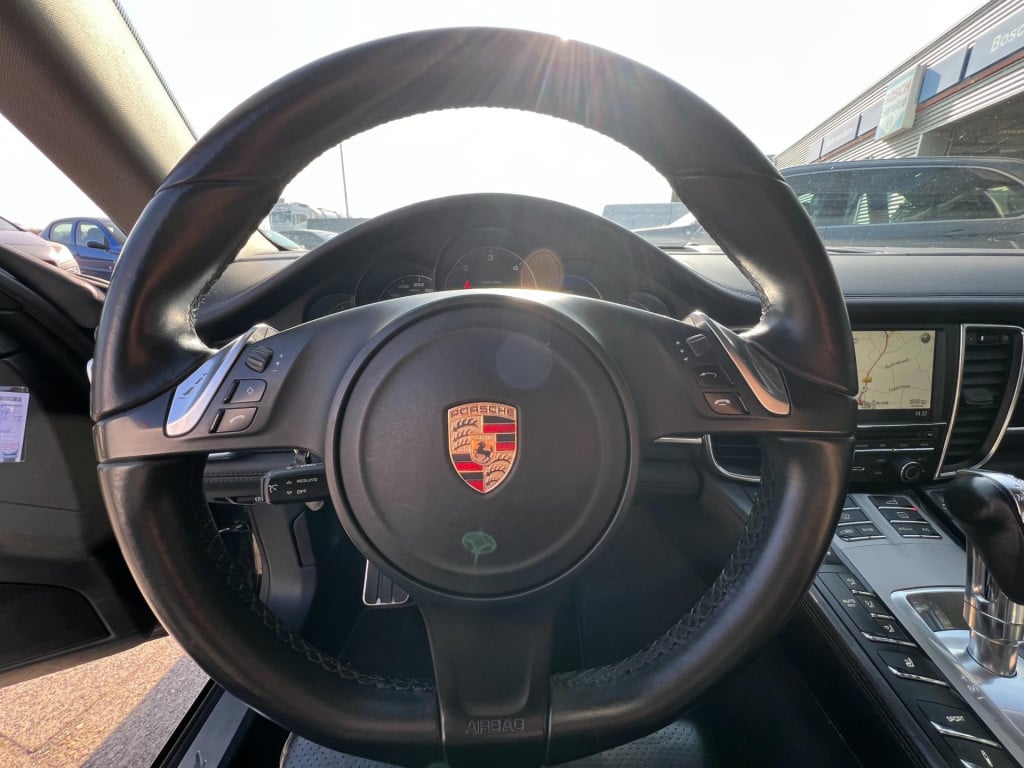 Porsche Panamera schuif/kanteldak, leer, navi, afn. trekhaak enz...